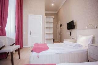 Хостелы Alfa Hotel & Hostel Баку Двухместный номер Делюкс с 2 отдельными кроватями-2